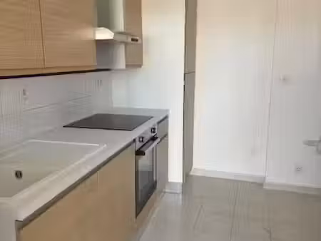location appartement 2 pièces 46.09 m² à nimes (30000)  558 €