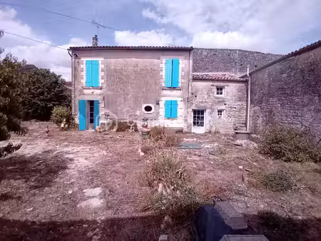 maison de 77 m² à saint-mande-sur-bredoire