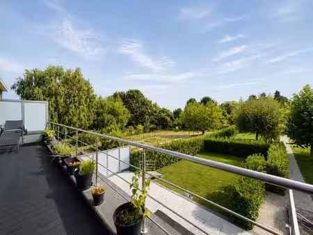 superbe duplex récent avec grenier situé au coeur de wemmel
