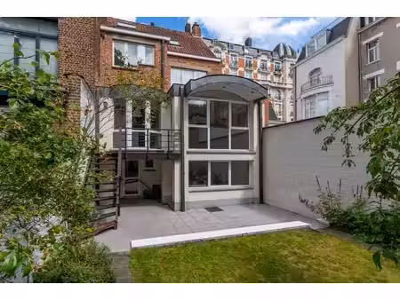 maison unifamiliale avec garage et jardin