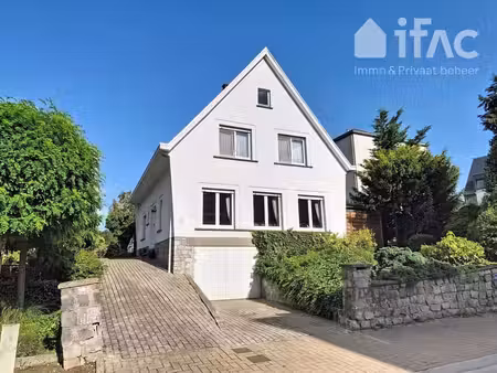 villa 4 façades spacieuse avec jardin à rénover entièrement
