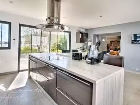 vente maison à la jarne (17220) : à vendre / 151m² la jarne