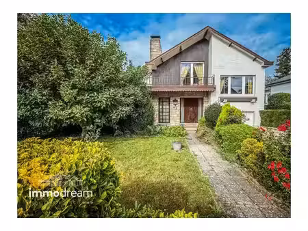 villa à vendre avec garage et terrasse   waterloo (vbe62200)