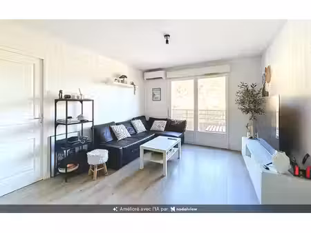 le luc - appartement 2 pièce(s) avec parking privatif sécurisé.