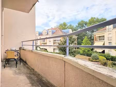 appartement osny 3 pièces  centre-ville  balcon  2 parkings et cave