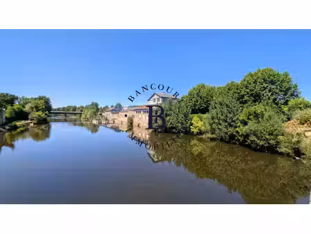 ensemble immobilier de caractere a rehabiliter en partie