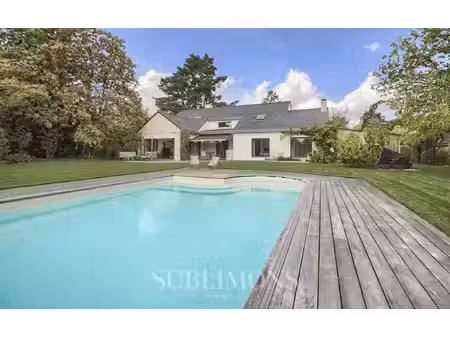 maison familiale d'exception dans un écrin de verdure aux porte