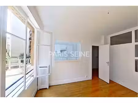 **grand 2 pièces vide** rue molitor angle rue erlanger**rénové**calme**beaux volumes**