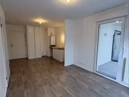 appartement - 1er étage - 38 m2 - 2 pièces - non meublé