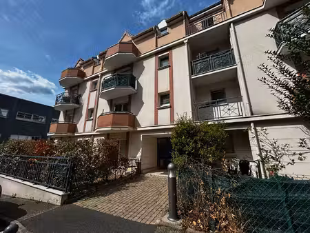 chilly mazarin - résidence de standing sécurisée - studio meublé avec balcon et parking
