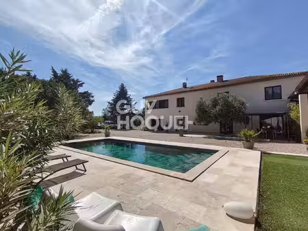 carpentras - maison r+1 - 279 m² (dont véranda 48 m²) - 5 chambres  2 garages  piscine et 