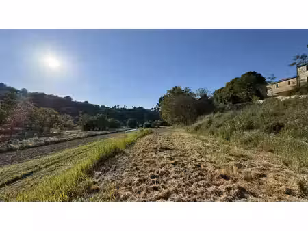 rare ! terrain constructible menerbes village