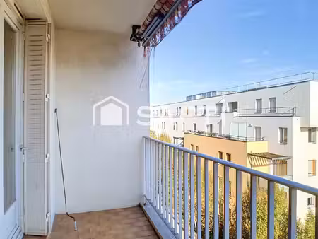 t3 aux volumes généreux avec balcon sans vis-à-vis