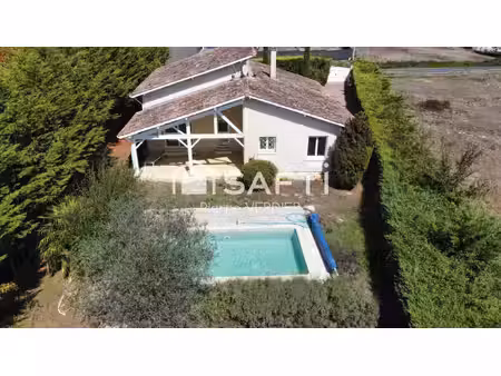 calme  piscine  terrain