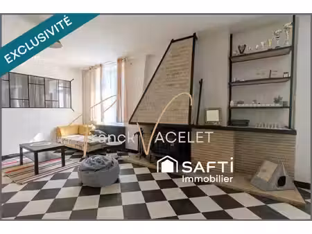 maison en pierre avec terrasse et local professionnel