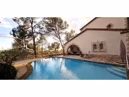 maison merindol (84)