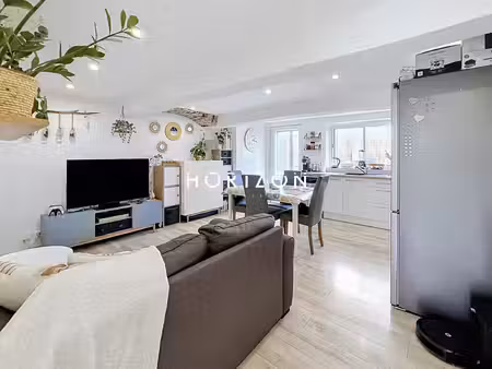 st didier sur chalaronne : maison de village 65 m2  2 ch  2 cour
