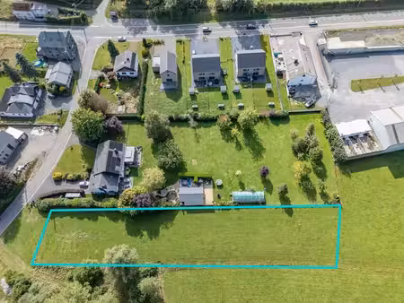 beau terrain à bâtir de plus de 24 ares