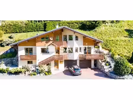 visite virtuelle 360° < grand chalet 6 chambres avec vue imprenable