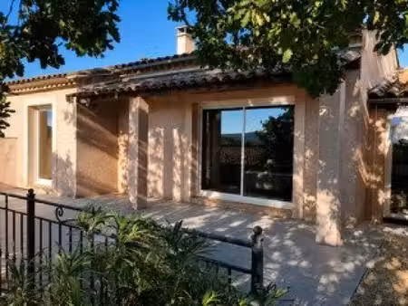 villa dans quartier résidentiel calme