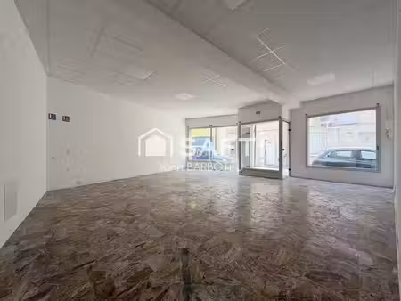 location commerce 1 pièce 50 m² à latour-bas-elne (66200)