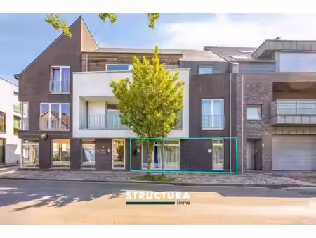 kantoor/handelszaak in het centrum van meise