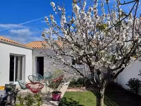 vente maison aux sables-d'olonne (85100) : à vendre / 155m² les sables-d'olonne