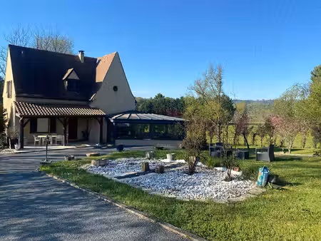 maison tursac 5 pièce(s) 140 m2