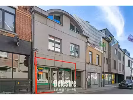 verhuurde commerciële investering op topligging in het centrum van asse