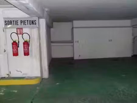 location garage box et parking à nantes centre ville (44000) : à louer / nantes centre vil