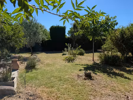 exclusivité – charmante maison de plain-pied avec jardin arboré