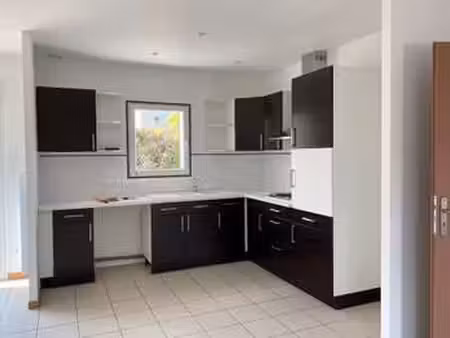 location maison à moutiers-les-mauxfaits (85540) : à louer / 82m² moutiers-les-mauxfaits