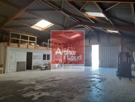location entrepôt troyes 10000 302m²