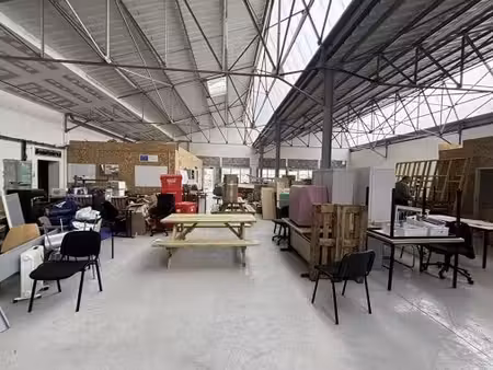 location local d’activités 605m²