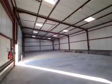 location entrepôt hillion 22120 550m²