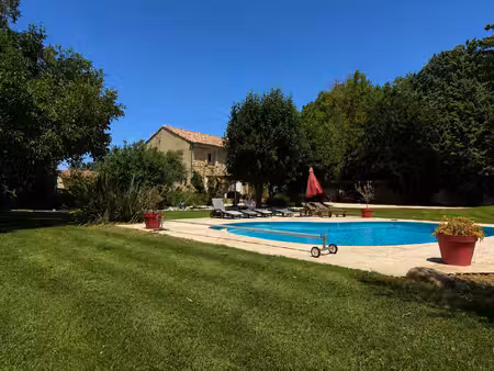 mas en pierres - 200m2 habitables - 6 chambres - piscine - parc paysager de 2800m2