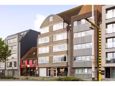 lichtrijk appartement met garagebox tegenover station eeklo