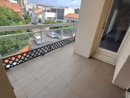 entrée de ville : appartement traversant f3  garage  balcon