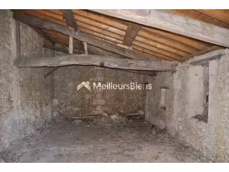 garage en pierre 51 m2 37 000 €