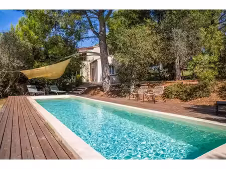 mouriès ? maison 5 chambres baignée de lumière au c?ur