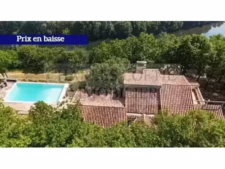 superbe maison contemporaine avec piscine  terrasse et terrain