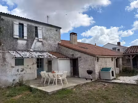 sainte gemme la plaine (85400) adorable maison en pierres 4/5 chambres avec dependance et 