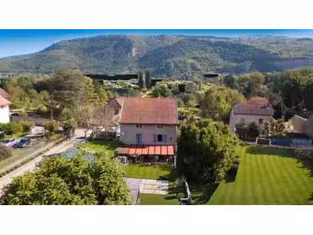 maison vertrieu 5 pièce(s) 170.91 m2