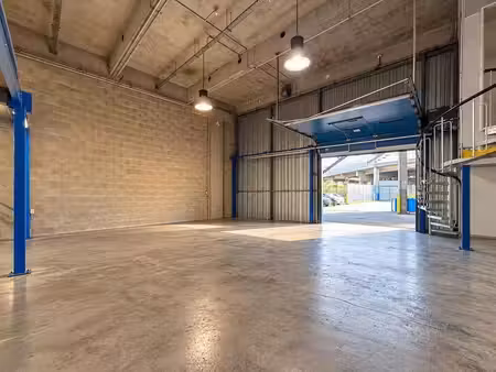 location entrepôt 388m² à 956m²