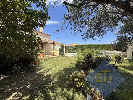maison de plain-pied 4 chambres avec piscine et grand garage