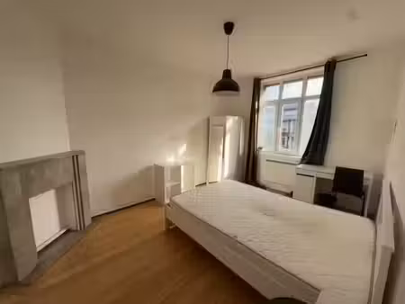 location meublée appartement 5 pièces 88 m² à lille (59000)  1 680 €