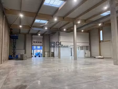location entrepôt moissy cramayel 77550 823m²
