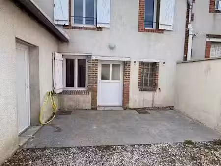 location maison 5 pièces 84.8 m² à romorantin-lanthenay (41200)  580 €