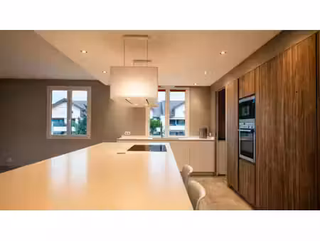 location appartement 5 pièces  220.00m²  saint