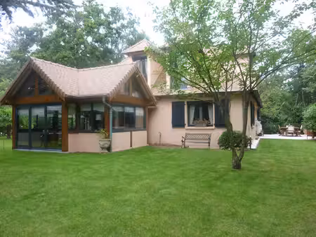 vente maison 9 pièces  230.00m²  maisons